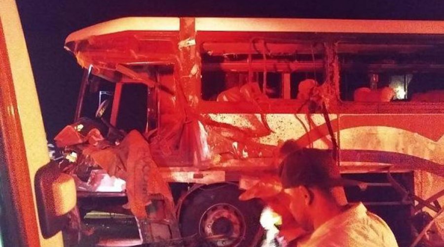 [Acidente com ônibus universitário mata quatro pessoas no sudoeste da Bahia]