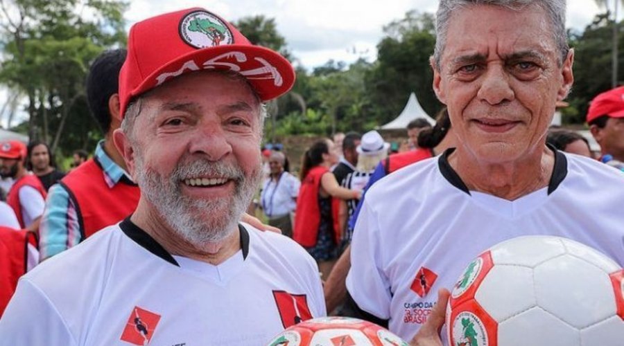 [Lula e Chico Buarque jogará partida de futebol em Campo do MST]