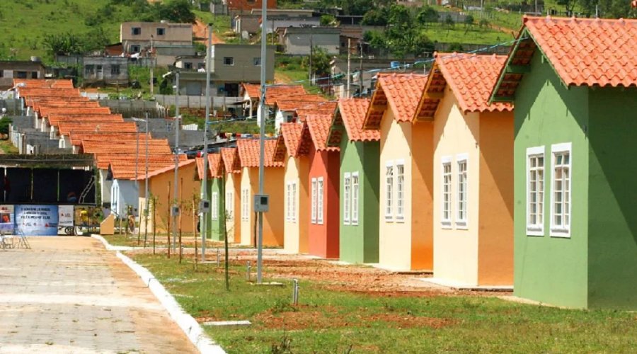 [Governo entrega 500 casas do programa de habitação social]