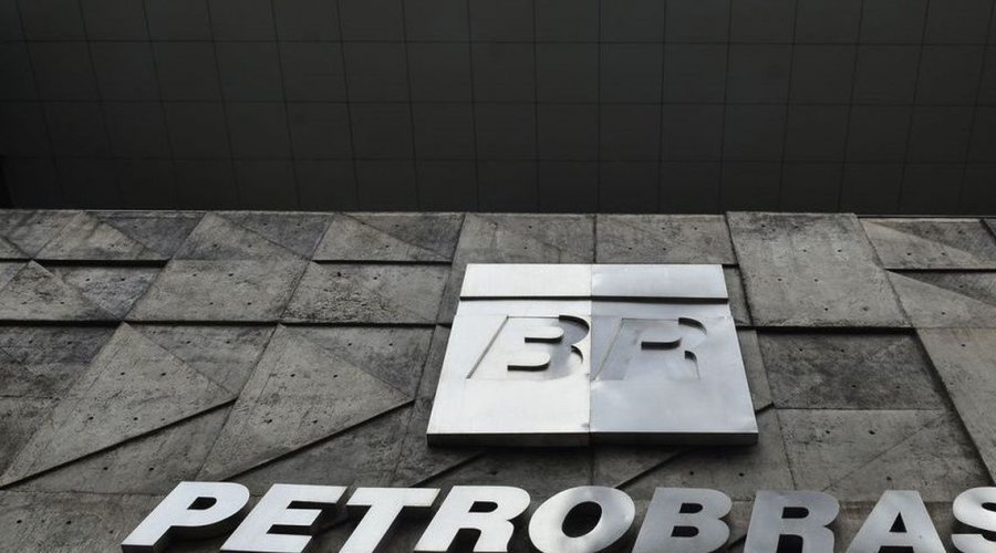 [Petrobras reduz preço da gasolina e do diesel para distribuidoras]