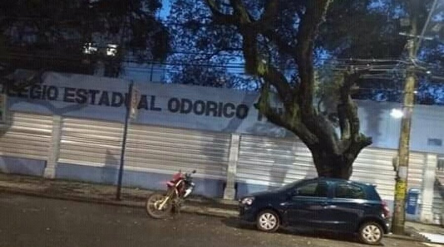 [Colégio Odorico Tavares é fechado e estudantes acusam Rui Costa de agir com autoritarismo ]
