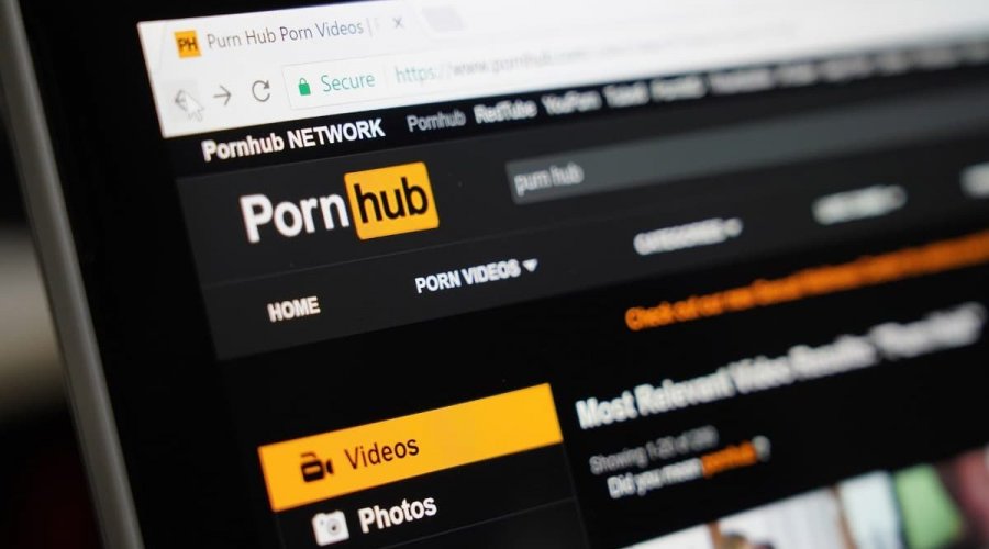 [Site de pornografia libera serviço premium grátis na Itália em quarentena]