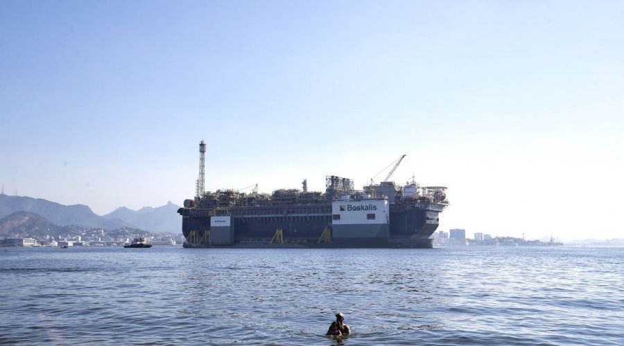 [Petrobras anuncia descoberta de nova camada de óleo no pré-sal]