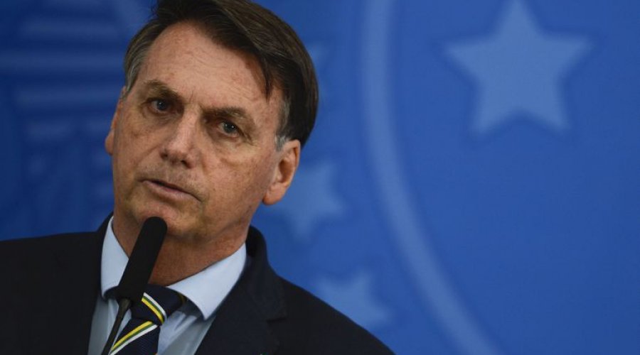 [Bolsonaro defende afrouxamento de isolamento social e alerta: “O governo não é uma fonte de socorro eterna”]