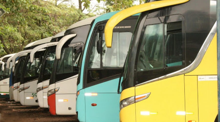 [Mais 10 municípios têm transporte suspenso na Bahia; total chega 290]