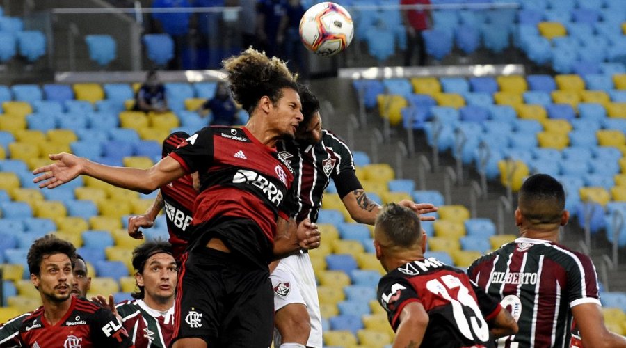 [Flamengo vence o Fluminense e fica a um empate do título do Campeonato Carioca]