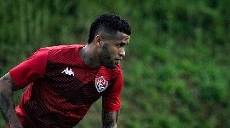 [Léo pede foco no duelo contra o Botafogo-PB e quer Vitória na briga pelo título]