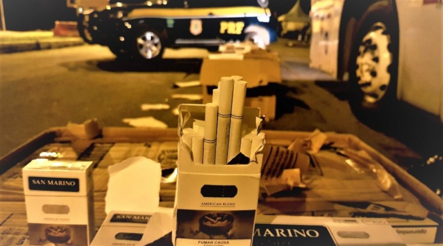 [PRF apreende 5 mil maços de cigarro paraguaio dentro de ônibus em Jequié]