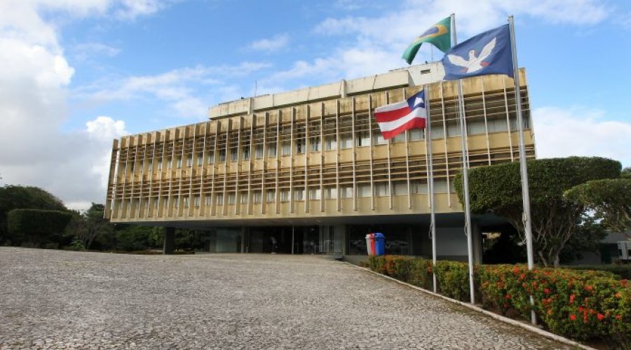 [Governo da Bahia nomeia aprovados no concurso para auditor fiscal ]
