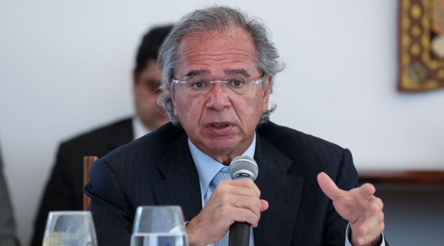 [“Jamais esteve sob análise privatizar o SUS”, diz Paulo Guedes]
