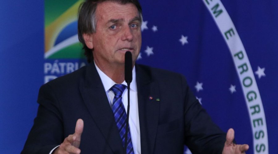 [Bolsonaro deve propor CPI após novo reajuste da gasolina e diesel]