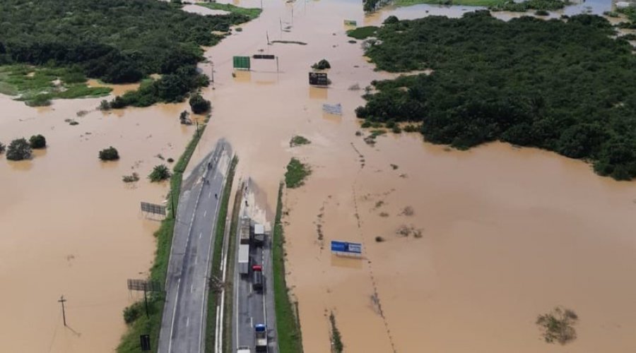 [Chuvas voltam a atingir Pernambuco e causam mais uma morte]