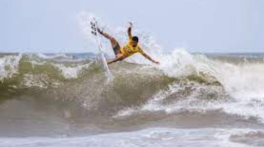 [Surfe: cinco brasileiros avançam direto para 3ª fase do Rio Pro]