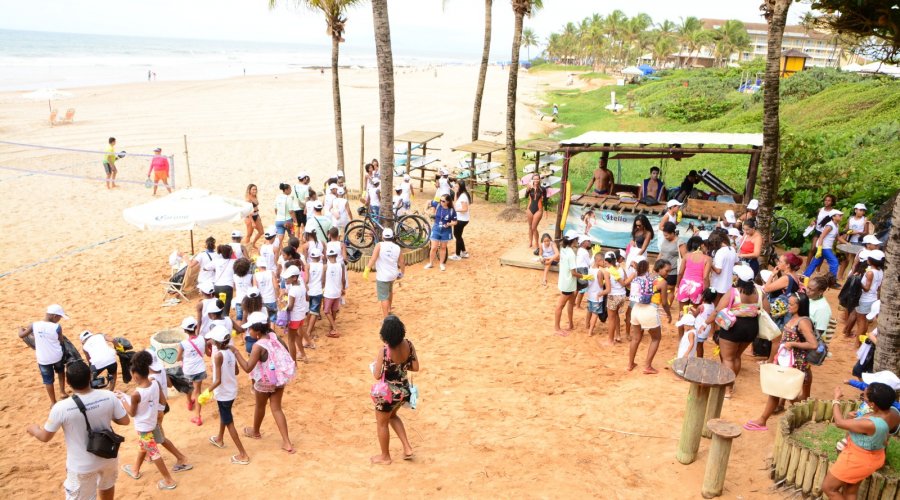 [12ª edição do Passando o Rodo nas Praias acontece neste sábado (16) na praia de Stella Maris, em Salvador]