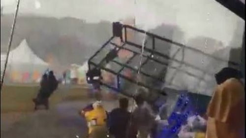 [Vídeo: Queda de torre de metal deixa uma pessoa ferida no Lollapalooza 2022]